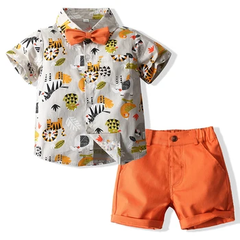 Летний новый комплект из двух предметов для мальчиков, детская рубашка с короткими рукавами и рисунком маленьких животных, однотонные брюки, комплект из двух предметов