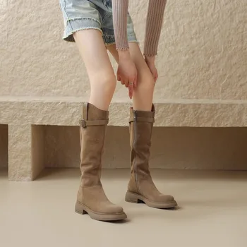 Украшение пряжки ремня 2023 Новые женские замшевые сапоги до колена на толстой подошве, модные ботинки в стиле ретро, высокие сапоги на толстой подошве